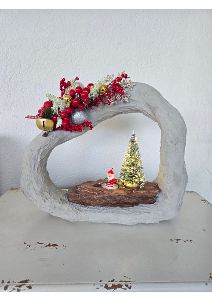 Işıklı El Yapımı Yılbaşı Masa Dekoru – Beton Form Noel Sahnesi & Mini Ağaçlı LED Işıklı Süs