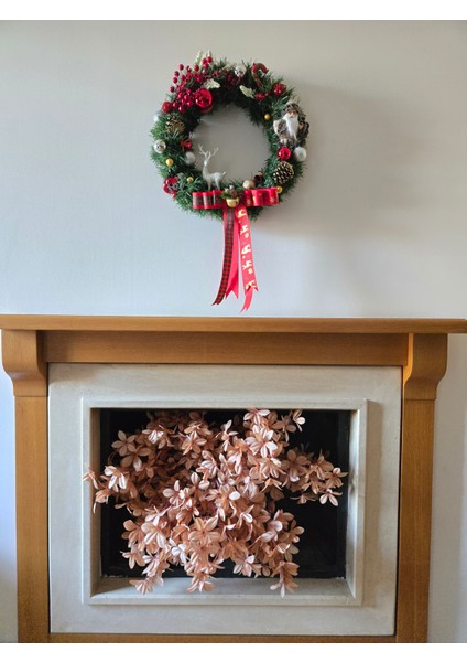 El Yapımı Yılbaşı Kapı ve Duvar Çelengi – Santa & Deer Figürlü Kırmızı Yeşil Altın Noel Süsü fiyatları