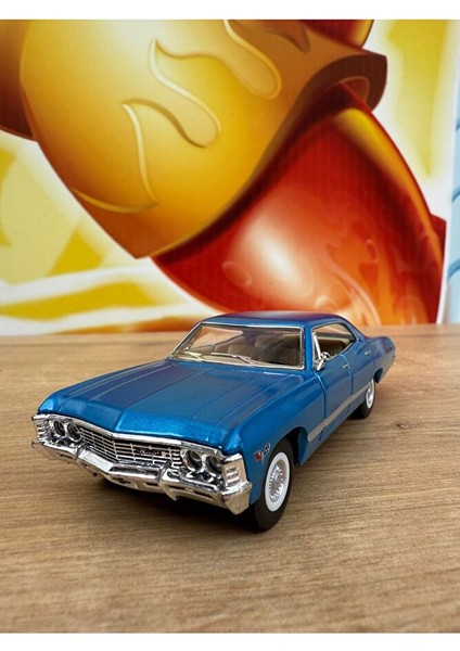 Çek Bırak 1967 Chevrolet Impala Mavi Diecast Model Araba 1967 Chevy Impala Mavi Açılan Kapılar