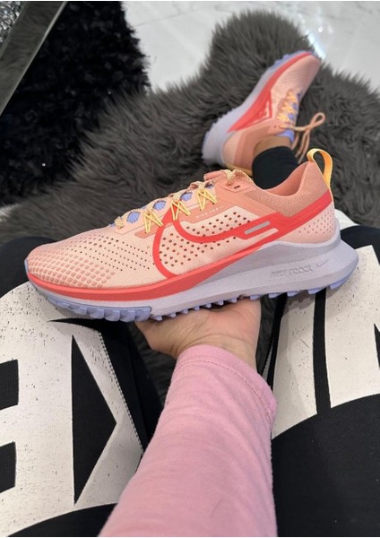 Pegasus Trail 4 Kadın Koşu Ayakkabısı (Cool Trend Store) fırsatları