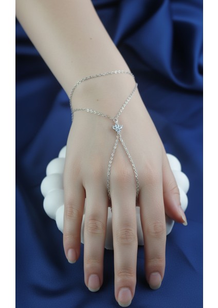 Gümüş Rengi Zirkon Taşlı Minimal Yıldız Motifli Şahmeran Bileklik
