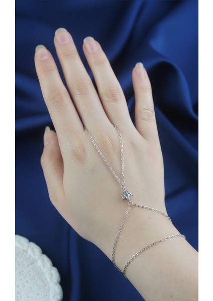 Gümüş Rengi Zirkon Taşlı Minimal Yıldız Motifli Şahmeran Bileklik fırsatları