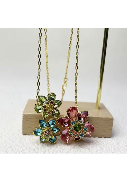 Swa Idyllia Tarz Üçlü Çiçek Kolye fiyatları