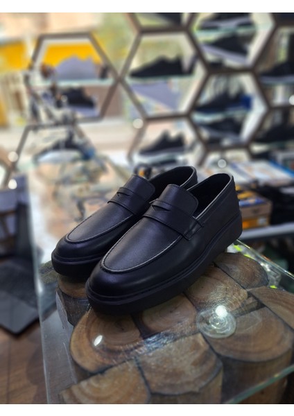 Siyah Deri Bağsız Hafif Mevsimlik Klasik Erkek Ayakkabı