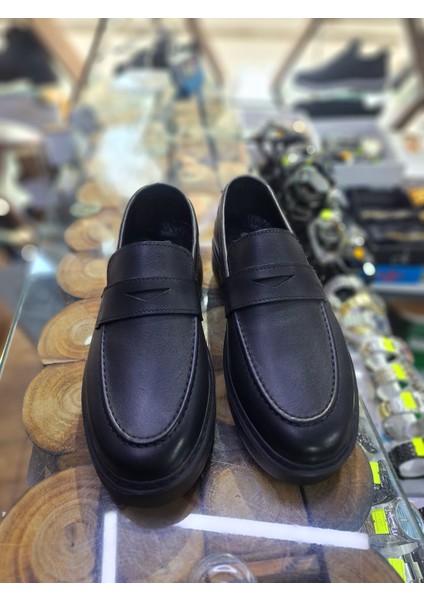 Siyah Deri Bağsız Hafif Mevsimlik Klasik Erkek Ayakkabı modelleri