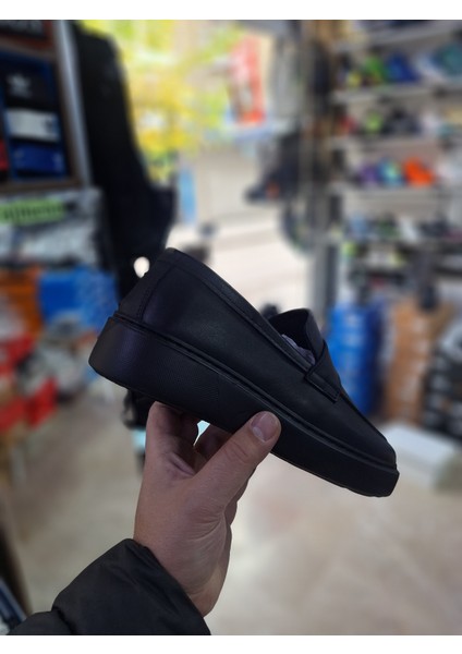 Siyah Deri Bağsız Hafif Mevsimlik Klasik Erkek Ayakkabı