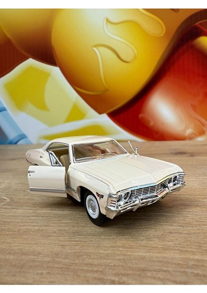 Çek Bırak 1967 Chevrolet Impala Krem Diecast Araba Açılan Kapılar 1967 Chevy Impala Model Araba indirimleri