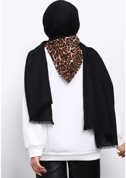 Ekru Fular Aksesurlı Ceylan Işlemeli Üç Iplik Sweat fırsatları