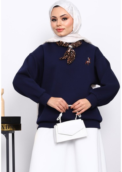 Lacivert Fular Aksesurlı Ceylan Işlemeli Üç Iplik Sweat modelleri