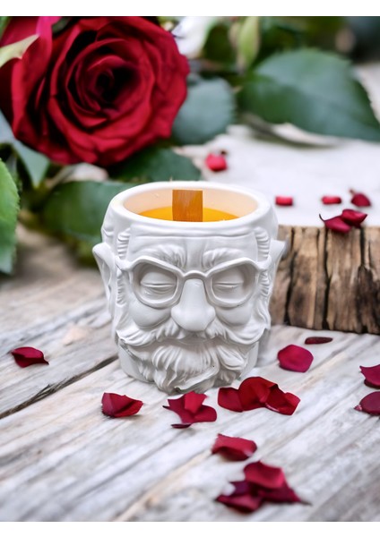 Dekoratif Yaşlı Adam Figürlü Hoş Kokulu %100 Doğal Soya Mum Sanatsal ve Özgün Ev ve Ofis Dekorasyonu, Koleksiyonluk Ürünler, Özel Günler ve Fotoğraf Konseptleri Için Şık ve Karakteristik Hediyelik