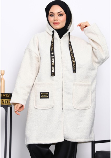 Ekru Kapşonlu Cep Detaylı Buklet Kaban