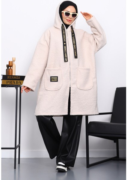 Taş Kapşonlu Cep Detaylı Buklet Kaban modelleri