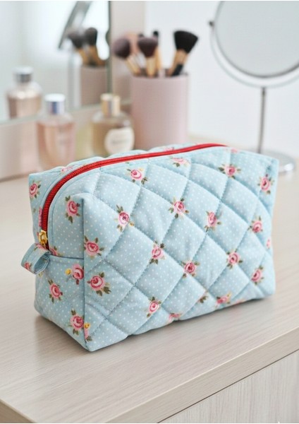 Kapitone Çiçek Desenli Kumaş Makyaj Çantası – 20X10 cm • Fermuarlı • El Yapımı