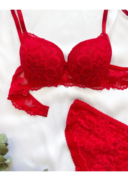 Kırmızı Dantel Detaylı Destekli Sütyen & Külot Takımı