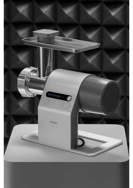 Kıyma Makinesi M786, Kompakt, Sessiz ve Otomatik Geri Vites fiyatları