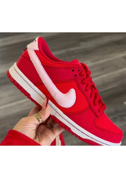 Dunk Low Valentine's Day Sneaker Ayakkabı (Kırmızı)