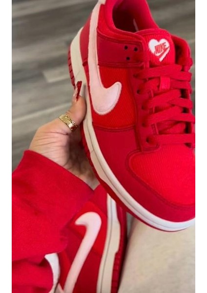 Dunk Low Valentine's Day Sneaker Ayakkabı (Kırmızı) fiyatları