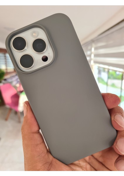 İphone 16 Pro Apple İle Uyumlu LOGOSUZ İçi Kadife Esnek Silikon Lansman Kılıf
