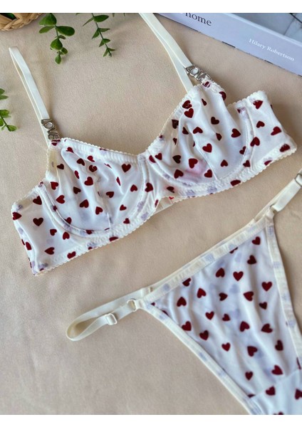 Kırmızı Kalp Desenli Yarım Destekli Sütyen & Ince Kesim Külot Takımı