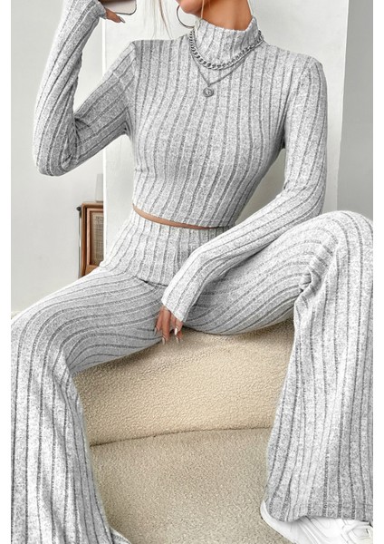 Kadın Gri Çizgili Boğazlı Crop Top ve Yüksek Bel Pantolon Takım
