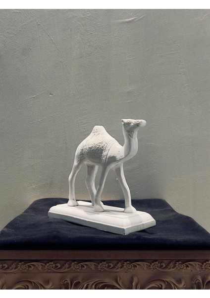 Dekoratif Polyester Deve Biblo 16×25×13 cm | Orta Boy Doğu Kültürü Obje | Otantik Masaüstü & Raf Dekoru | Polyester Figür fiyatları