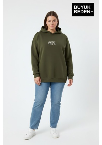 Kadın Büyük Beden California 1974 Baskılı Kapüşonlu Sweat – Rahat Kalıp Hoodie SPR26BSWK965