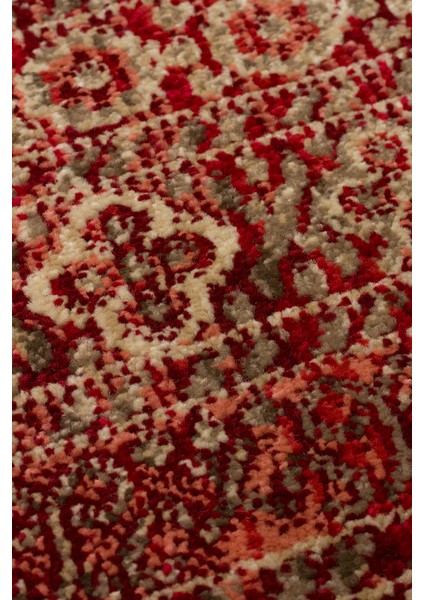 Kavala 03 Red Etnik Desenlere Sahip Dayanıklı Yapısı ve Canlı Renkleri ile Öne Çıkan Makine Halısı fırsatları