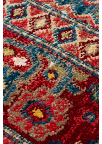 Kavala 05 Navy Red Etnik Desenli Dayanıklı Yapısı ve Canlı Renkleri ile Öne Çıkan Makine Halısı fırsatları