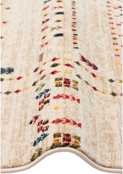 Kavala 06 Cream Etnik Desenlere Sahip Dayanıklı Yapısı ve Canlı Renkleri ile Öne Çıkan Makine Halısı modelleri