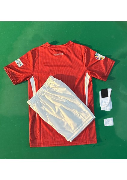 Türkiye Milli Takım Isimsiz 2025 Sezon Futbol Çocuk Forması 4'lü Çorap+Bileklik Hediyeli fiyatları