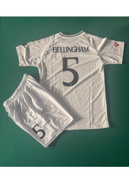 Real Madri'd Bellingham 2025 Sezon Futbol Çocuk Forması 4'lü Set Çorap + Bileklik Hediyeli fiyatları
