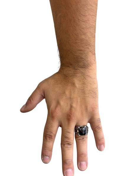 Ay Yıldız Motifli Kesme Oniks Gümüş Erkek Yüzük modelleri