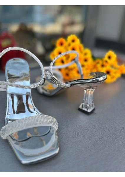 Beyaz Taşlı Düz Bantlı Yeni Sezon Trend Modeller fiyatları