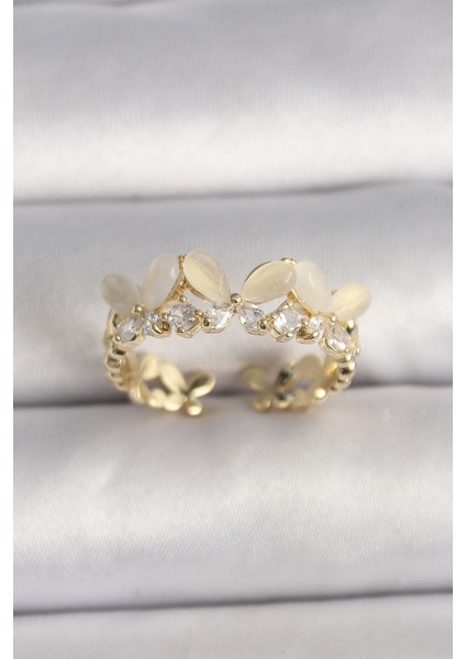 Pirinç Gold Renk Zirkon Taş Detaylı Beyaz Mineli Kelebek Model Ayarlanabilir Yüzük - TJ-BYK3529