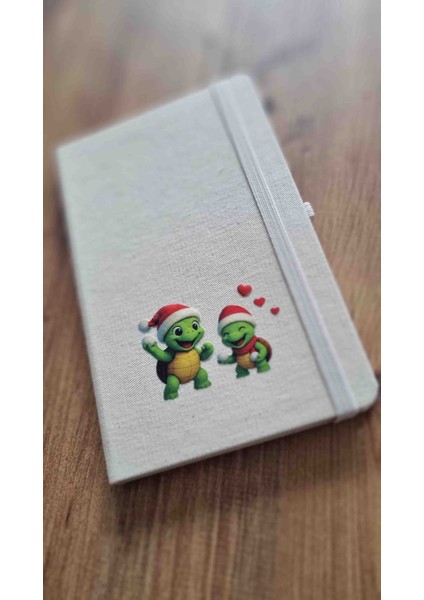 Middles & Niddles Noel Temalı Ham Bez Ajanda – 13×21 cm – Çizgili Sevimli Kaplumbağa Baskılı Defter