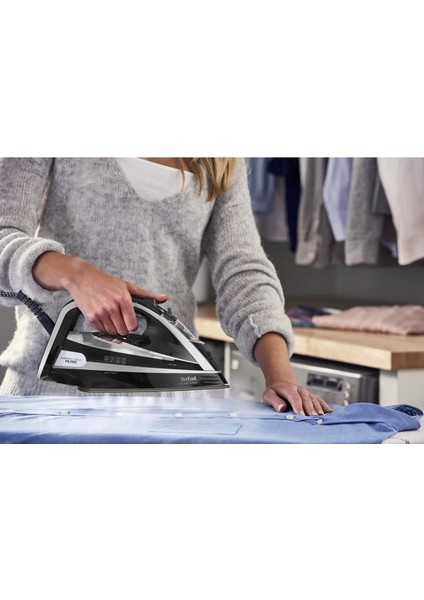 Pure Max 3200W Kireç Avcısı Ütü, 290G Dev Şok Buhar, Akıllı Güvenlik Sistemi, Hızlı Isınma Teknolojisi ve Su Damlatmaz Taban modelleri