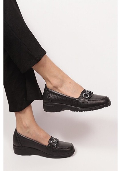 Boston Seri Toka Detay Günlük Kullanım Ortopedik Hakiki Deri Siyah Anne Ayakkabı fiyatları