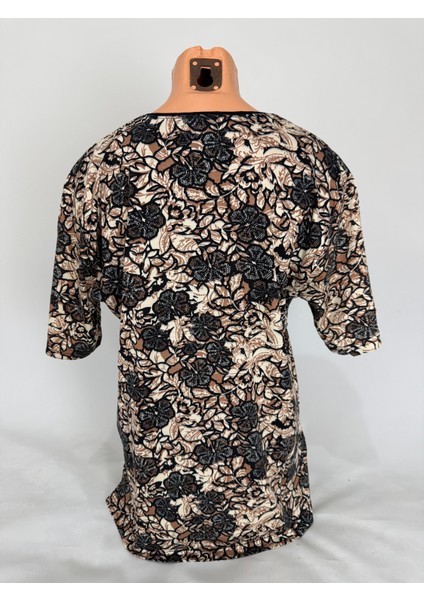 Kadın Kahverengi U Yaka Kısa Kollu Çiçek Desenli Yırtmaçlı Dokuma Viskon Anne Penye Tişört modelleri