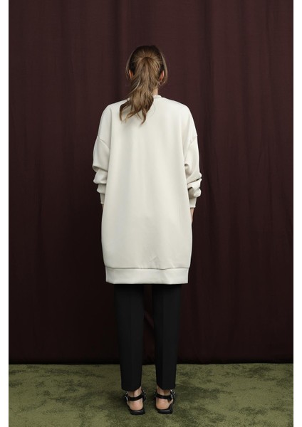 10717 Scuba Kumaş Aksesuar Detaylı Sweatshirt fiyatları