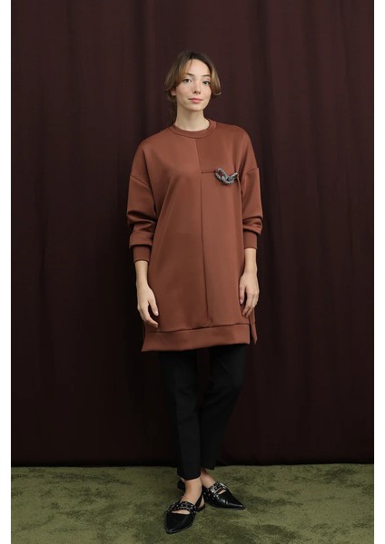 10717 Scuba Kumaş Aksesuar Detaylı Sweatshirt fiyatları