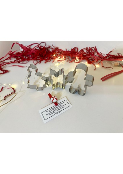 Yılbaşı Kurabiye ve Kek Süsleme Kutusu – Yetişkin Yeni Yıl Pişirme ve Dekorasyon Seti (Kurabiye Kalıbı, Yenilebilir Süsler ve Dekoratif Malzemeler Dahil) fiyatları