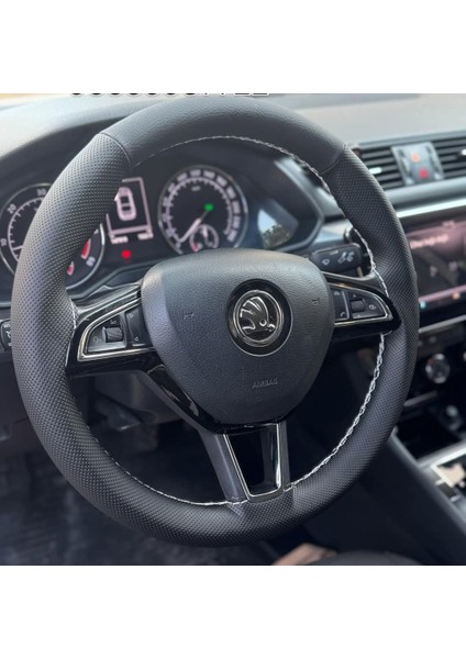 Dikişli Direksiyon Kılıfı 2 Parça Nokta / Siyah Deri Beyaz Dikişli Skoda Octavia Süperb