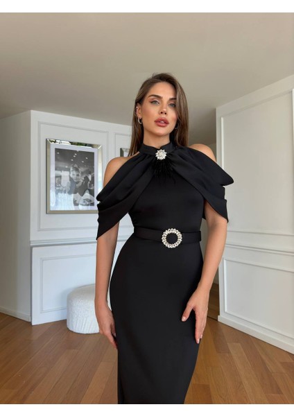 Omuz Detaylı Halter Yaka Kemerli Taş Detaylı Elbise