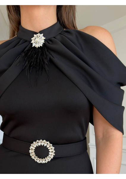 Omuz Detaylı Halter Yaka Kemerli Taş Detaylı Elbise fiyatları