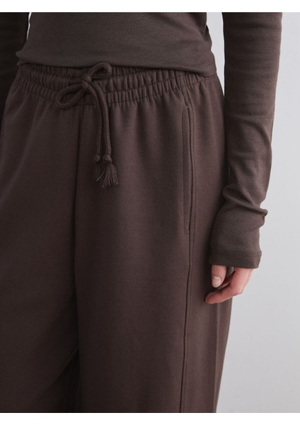 Yeni Sezon Beli Lastikli Geniş Paça Kadın Eşofman Altı modelleri