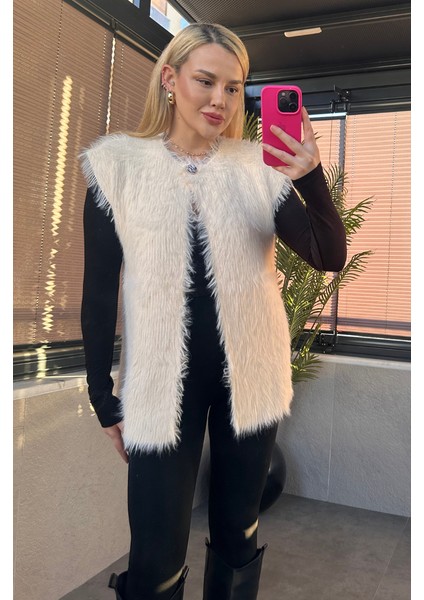 Tek Düğmeli Sakallı Ekru Yelek fırsatları