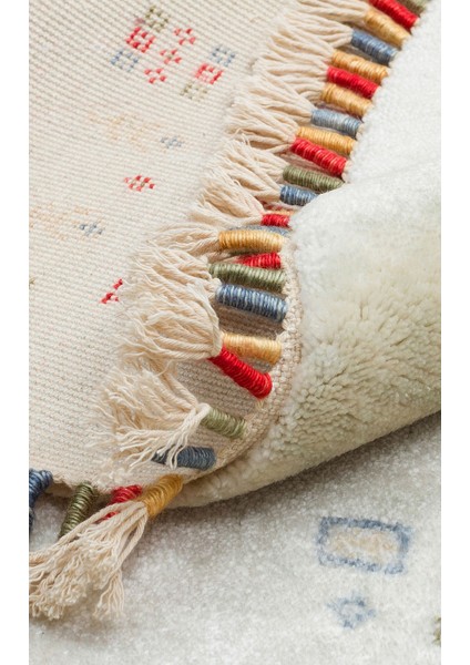 Milas 06 Beıge Q Uşaklı Kadınların Yoğun El Emeği ile Dokuduğu %100 Doğal Tencel Tezgah Halısı