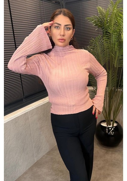 Pembe Volan Kollu Boğazlı Triko