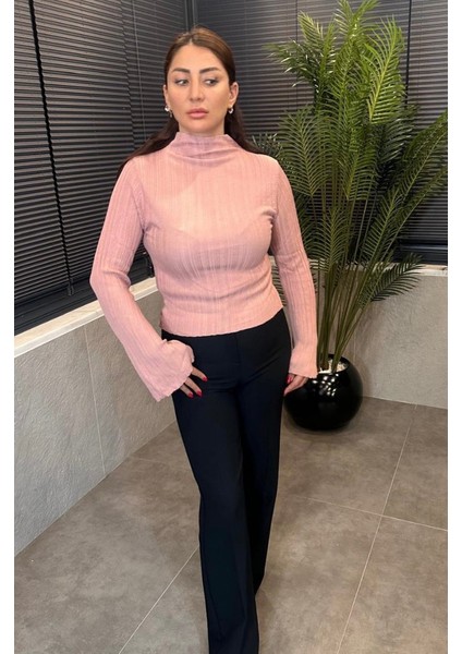 Pembe Volan Kollu Boğazlı Triko fırsatları