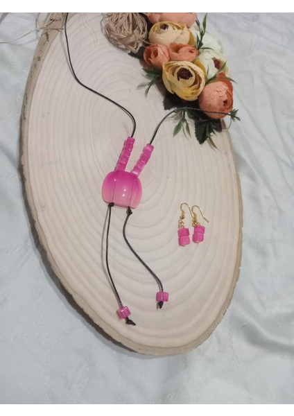 Deri Ipe Yapılmış Pembe Uçlu Modern Y Kolye ve Küpe Takımı